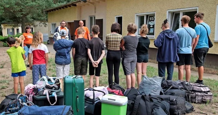 Kinder aus Brandenburg und Schleswig-Holstein werden im Ferienlager Bork willkommen geheißen