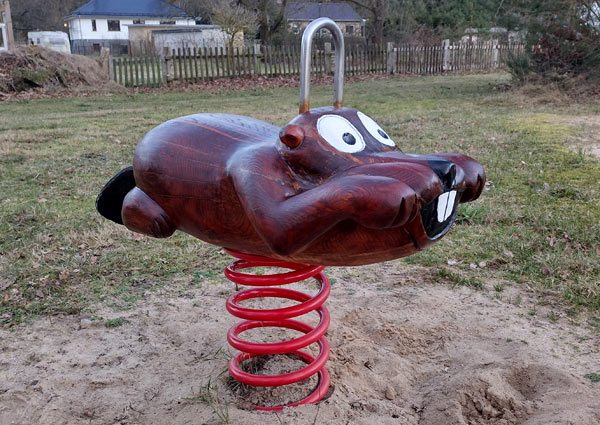 Der restaurierte Biber auf dem Spielplatz Bork