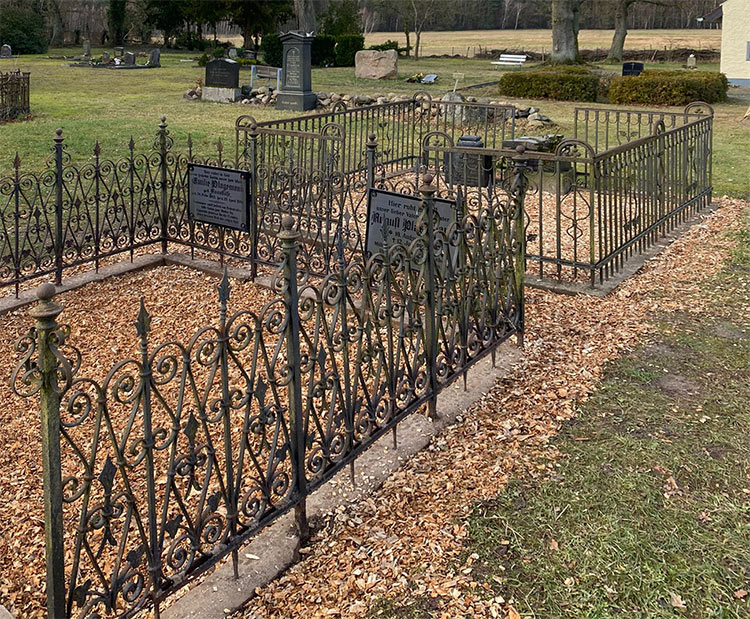 Die neu hergerichteten schönen Gräber auf dem Borker Friedhof