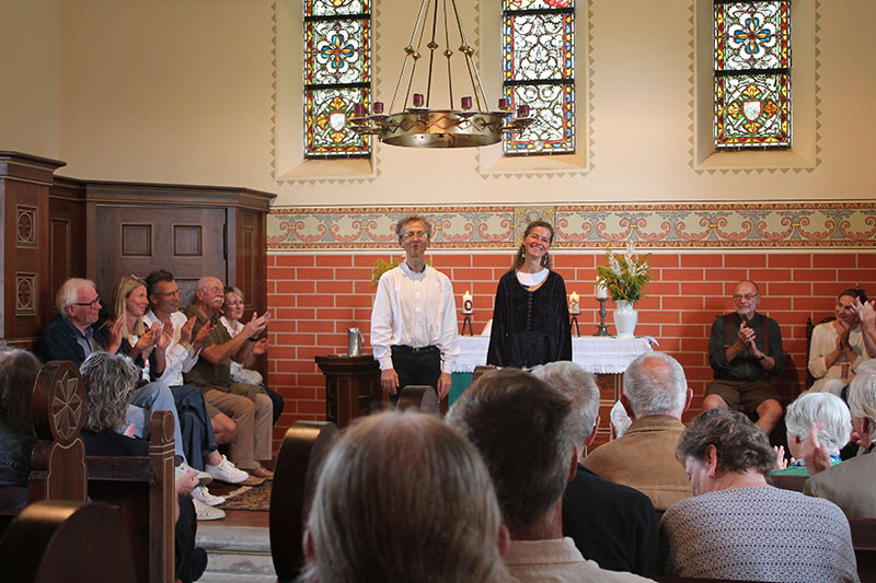 Mirjam und Wieland Meinhold beim verdienten Applaus