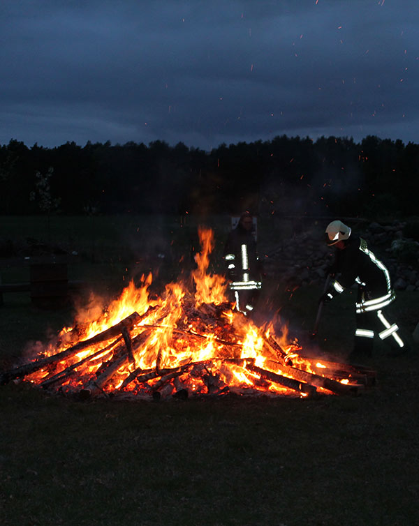 Osterfeuer in Bork