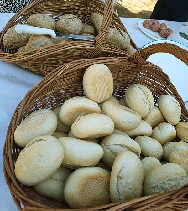 Fr&uuml;hst&uuml;ck am Backhaus Bork - frische Br&ouml;tchen