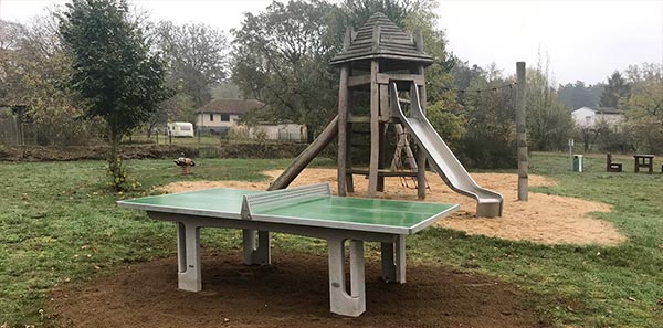 Tischtennisplatte auf dem Borker Spielplatz