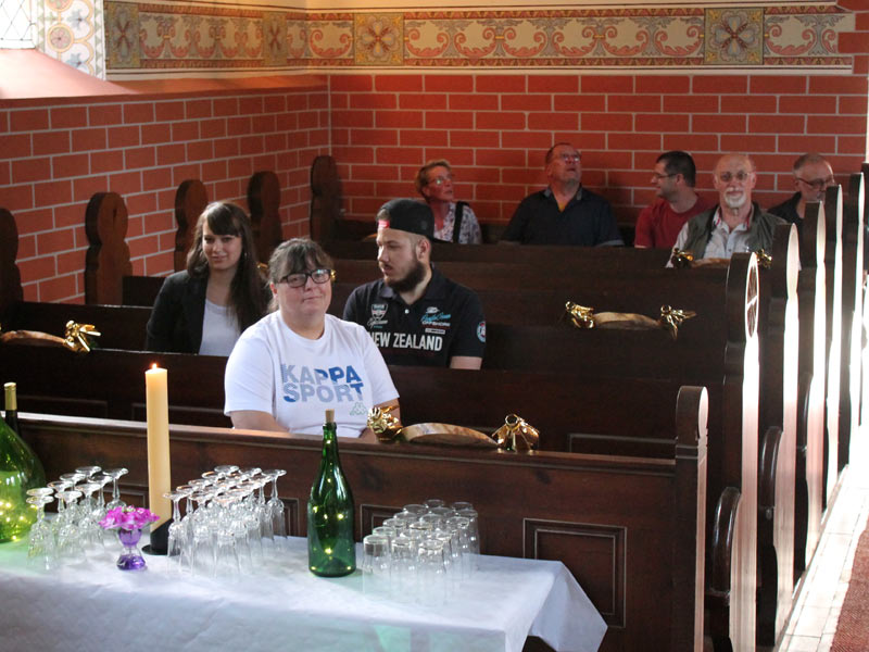 Gäste bei der Einweihung der Orgel